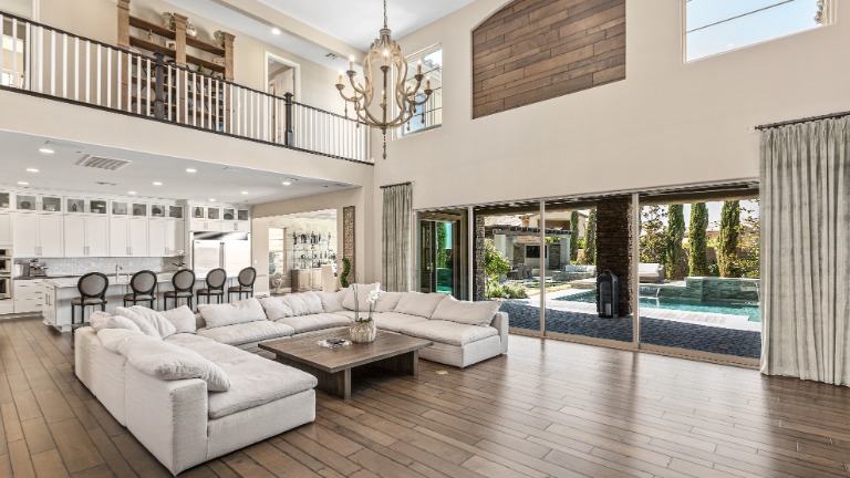 Southern Highlands Zar Zanganeh Luxe Estates & Lifestyles